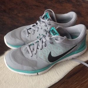 Nike Flex 2015 Run Size 6